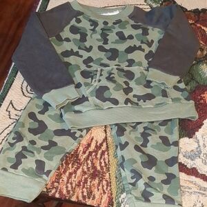 Camo Print Kids Sweatshirt and Pants Set